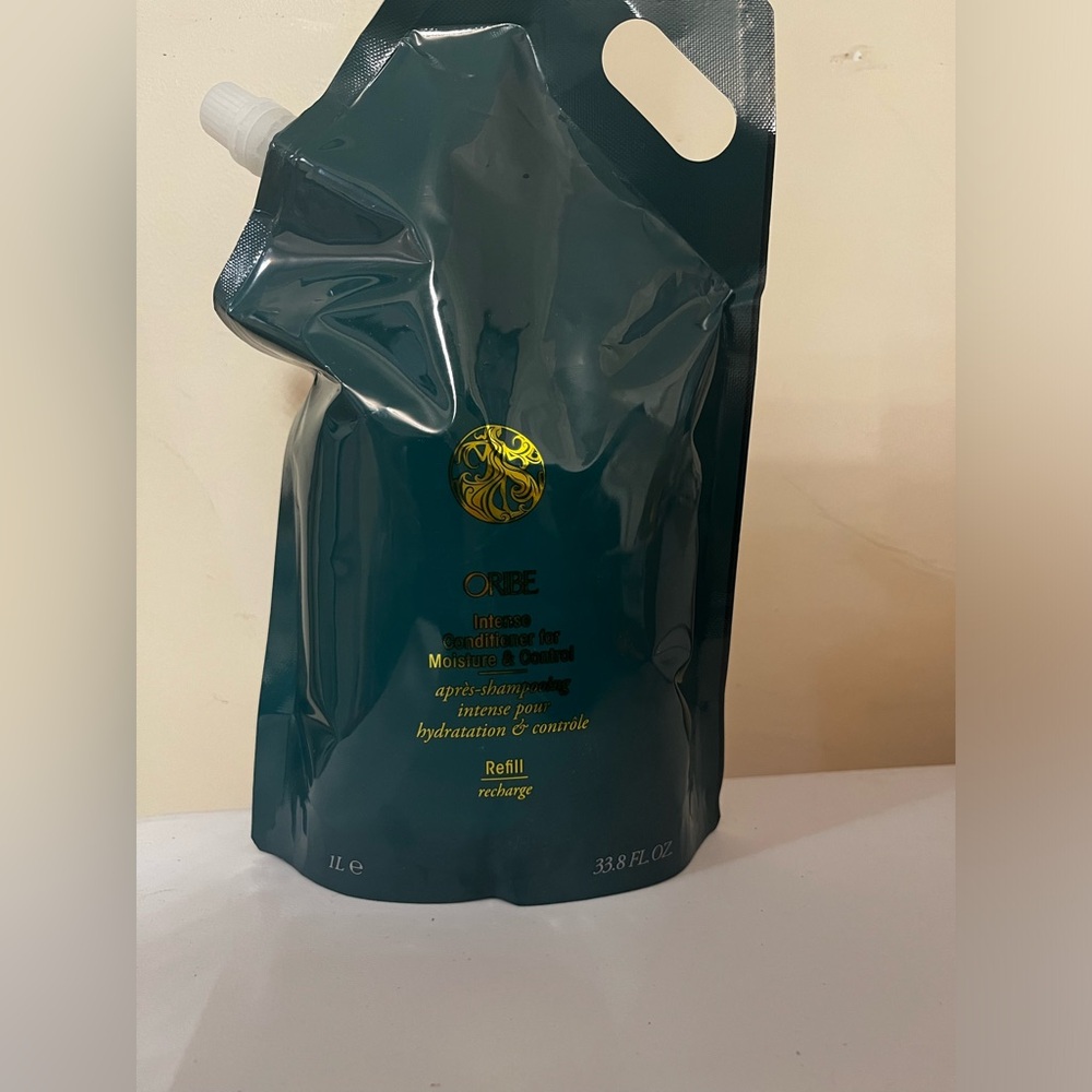 Oribe Moisture & Control Intense Conditioner 33.8 oz Refill - Green